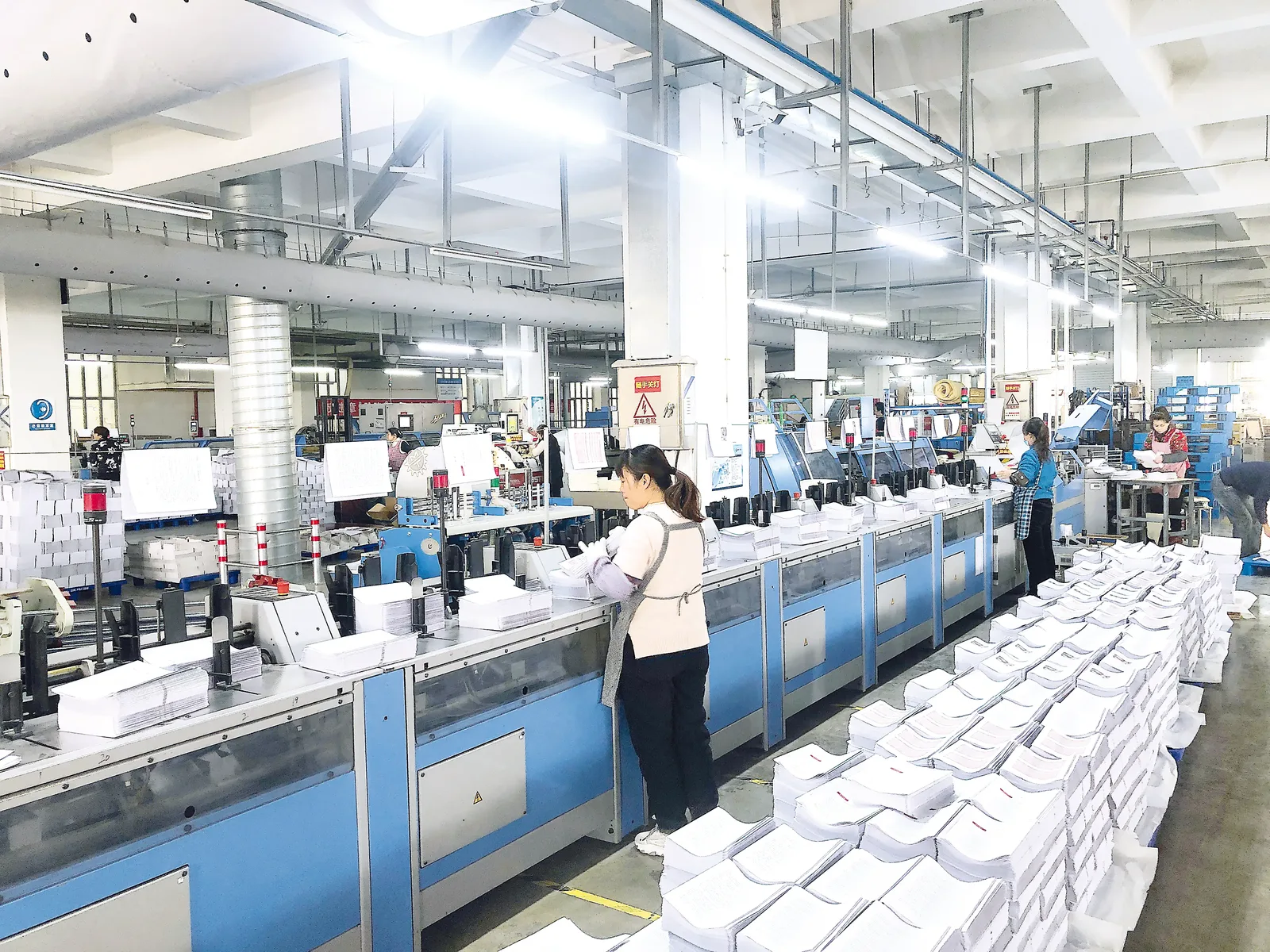 Workshop environment at Anhui Printing Group in Hefei